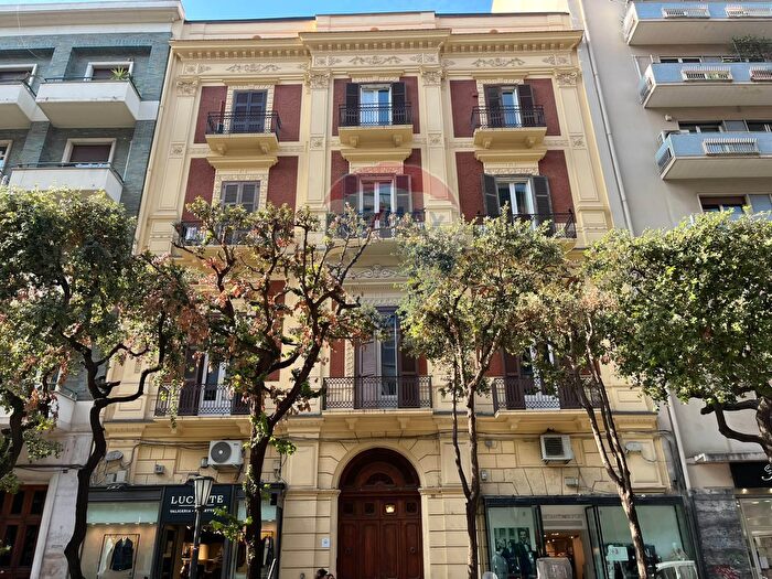 Appartamento trilocale in affitto in Corso Cavour, Bari