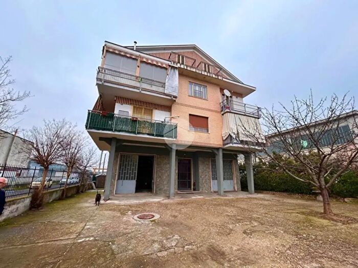 Appartamento bilocale in vendita in Via Savona, La Loggia