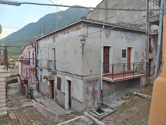 Appartamento trilocale in vendita in San Vincenzo Valle Roveto