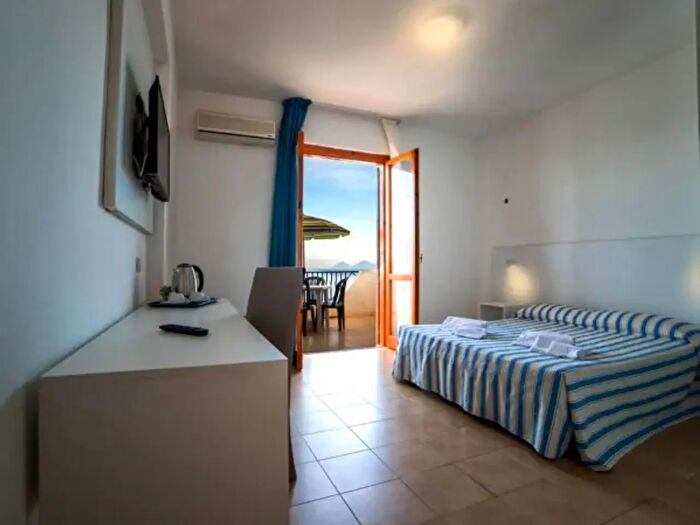 Appartamento bilocale in vendita in Via Lipari, Gioiosa Marea