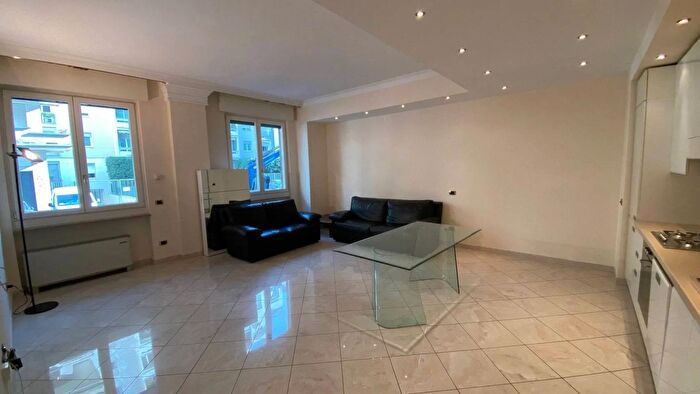 Appartamento trilocale in vendita in Via Mosè Bianchi Milano, Milano