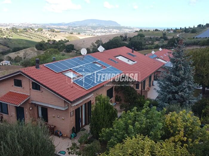 Casa con 5 locali in vendita in Via Francesca Felicita Tacchinardi, Recanati