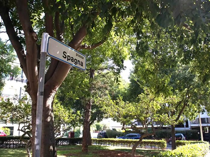 Appartamento con 5 locali in vendita in Piazza Spagna, Cagliari