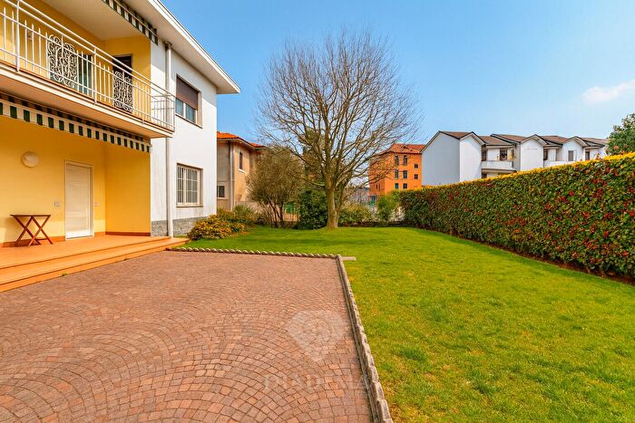 Case in Vendita e in Affitto - 2