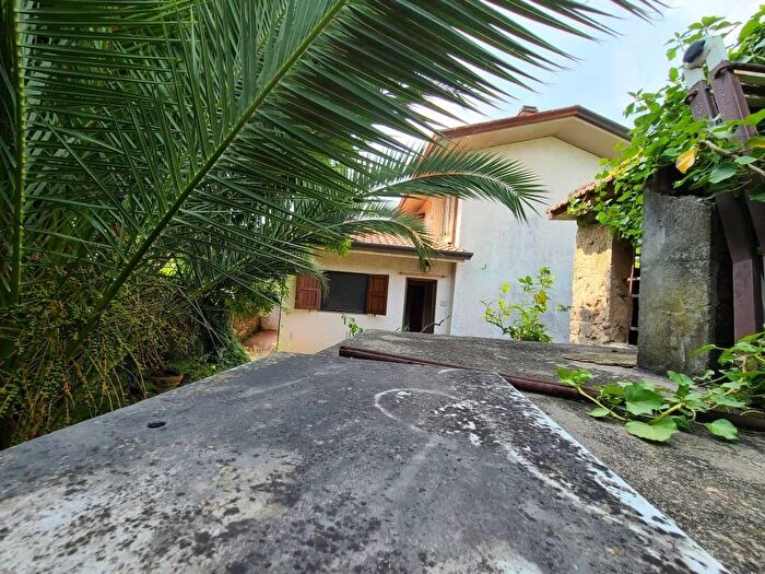 Casa trilocale in vendita in Ia Monte di Ripa, Pietrasanta