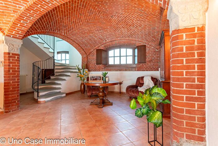 Casa con 10 locali in vendita in Caluso, Caluso