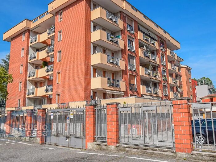 Appartamento trilocale in vendita in Viale Milano, Lodi