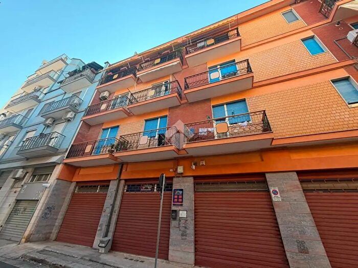 Appartamento trilocale in vendita in Via Giovanni Carano Donvito, Gioia Del Colle