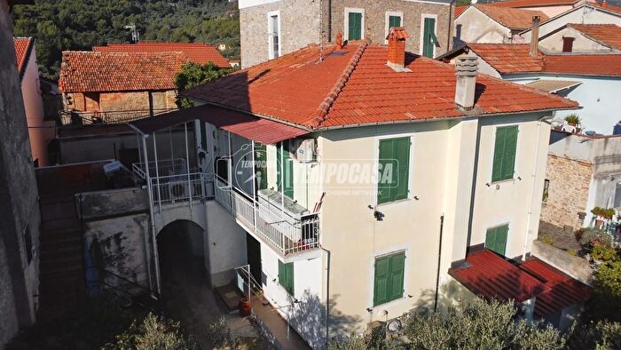 Casa con 6 locali in vendita in Via degli Alpini, San Bartolomeo Al Mare