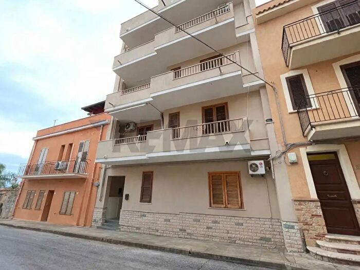 Appartamento con 5 locali in vendita in Via Domenico Morello, Terrasini
