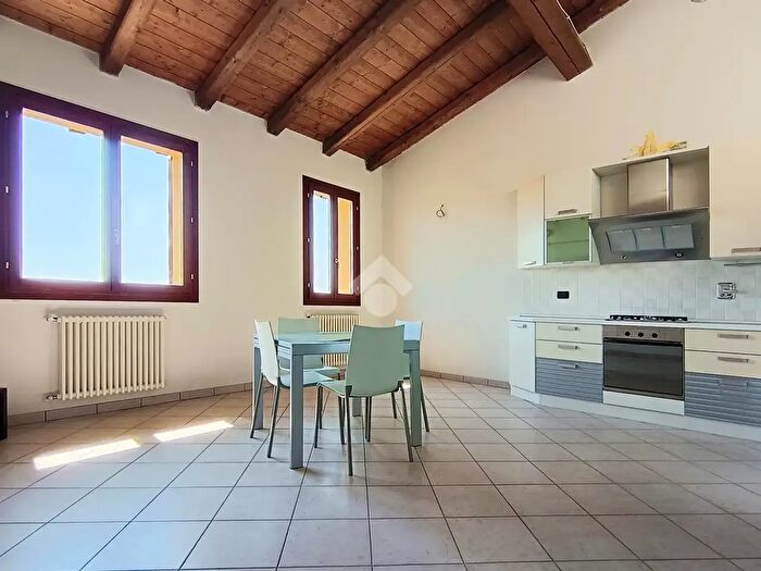 Appartamento trilocale in vendita in Via Provinciale Superiore, Molinella