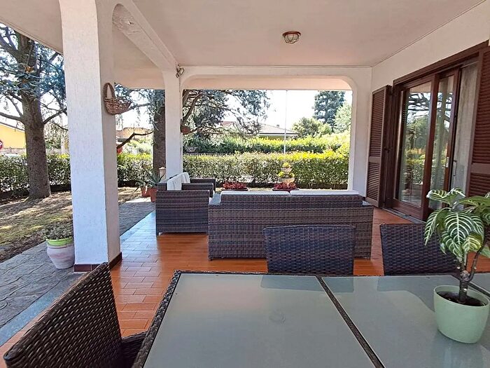 Casa quadrilocale in vendita in Busto Garolfo