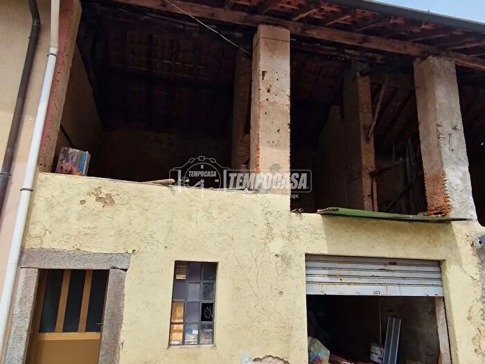 Appartamento trilocale in vendita in Via Umberto I, Cislago