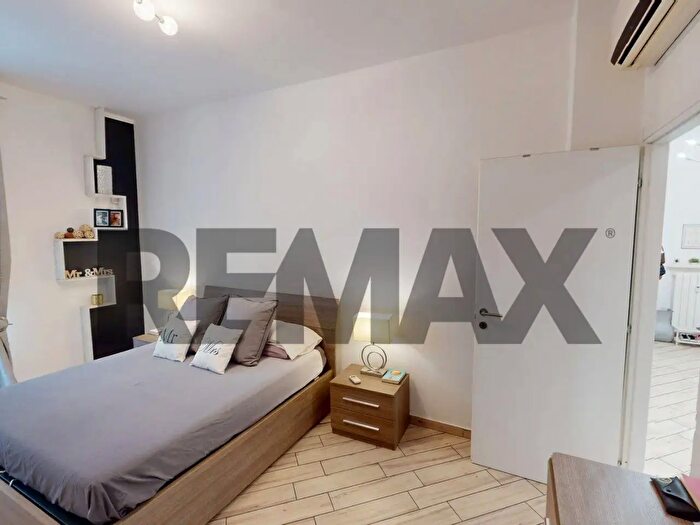 Appartamento trilocale in vendita in Via San Romolo, Genova
