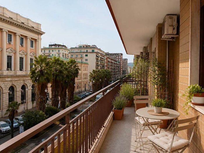 Appartamento trilocale in affitto in Corso Giuseppe Garibaldi, Centro, Salerno