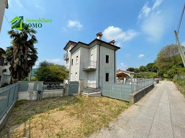 Casa con 6 locali in vendita in Via Postilliera N, Calvene