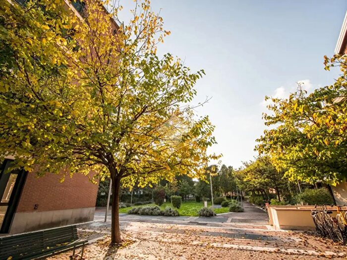 Appartamento quadrilocale in affitto in Alzaia Naviglio Pavese, Milano