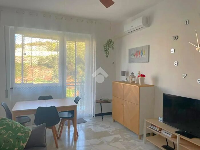 Appartamento trilocale in vendita in Via Piacenza, Lavagna