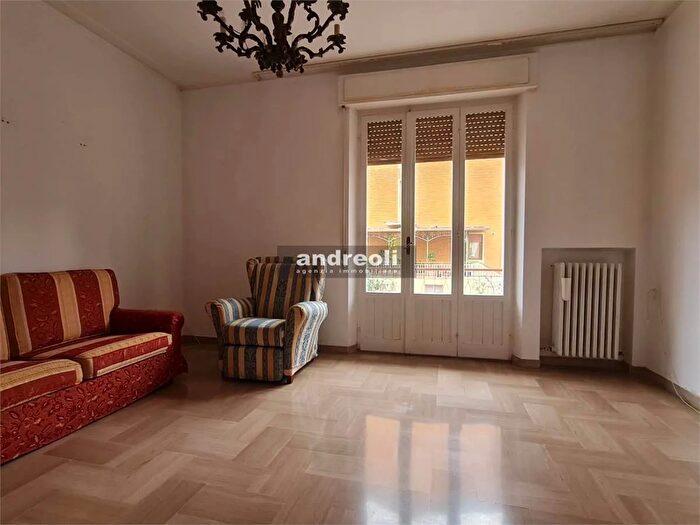 Appartamento con 5 locali in vendita in Jesi San Francesco, Jesi