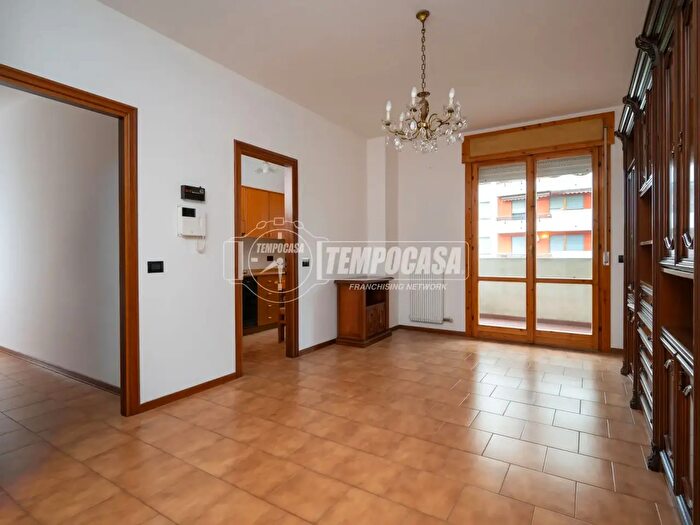 Appartamento trilocale in vendita in Via Caravaggio, Reggio nell'Emilia