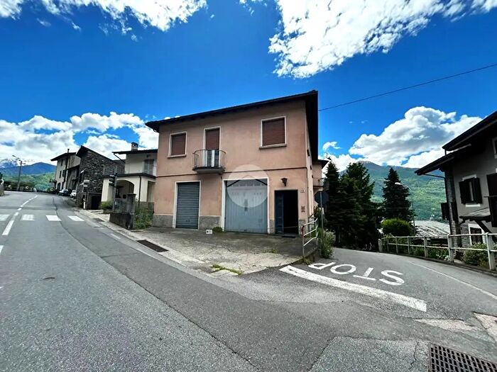 Casa con 10 locali in vendita in Via Panoramica, Poggiridenti