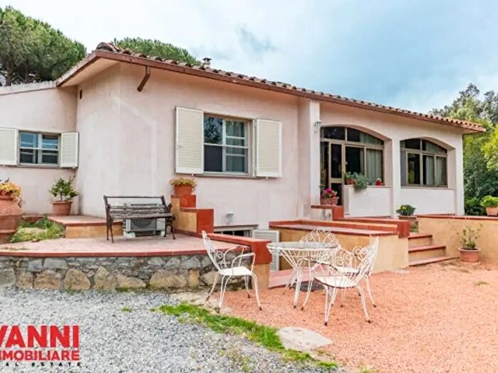 Appartamento con 6 locali in vendita in Via Terra dei Ceci, Cecina