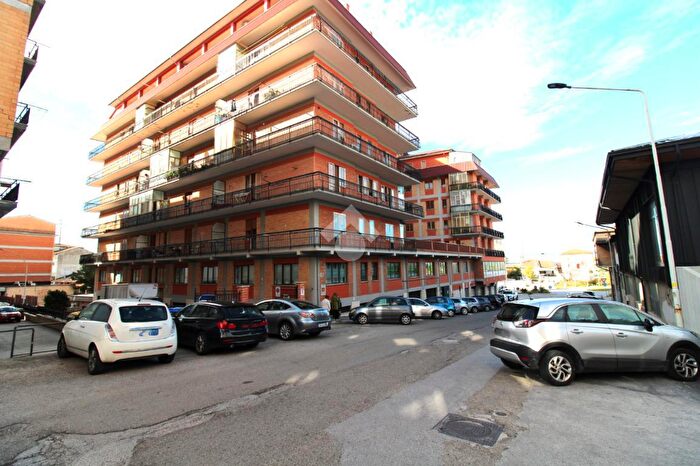 Appartamento con 5 locali in vendita in Via F Ciccaglione, Campobasso