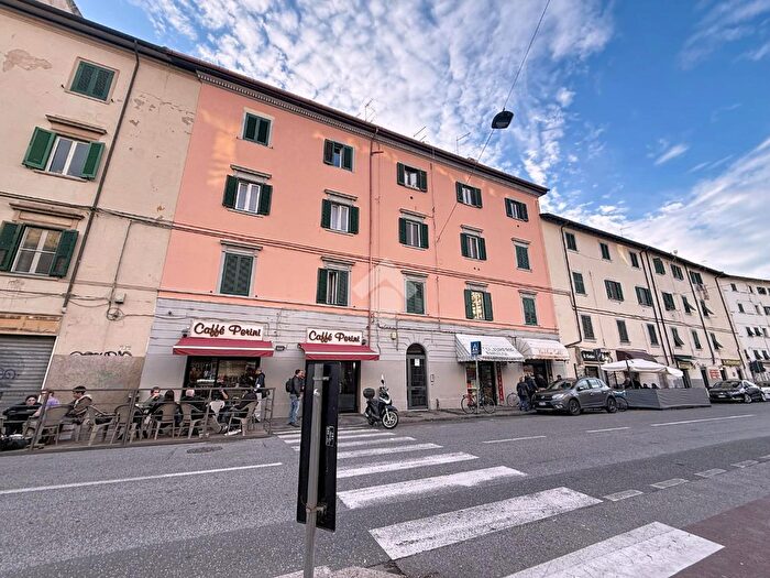 Appartamento trilocale in vendita in Via Galileo Galilei, Livorno