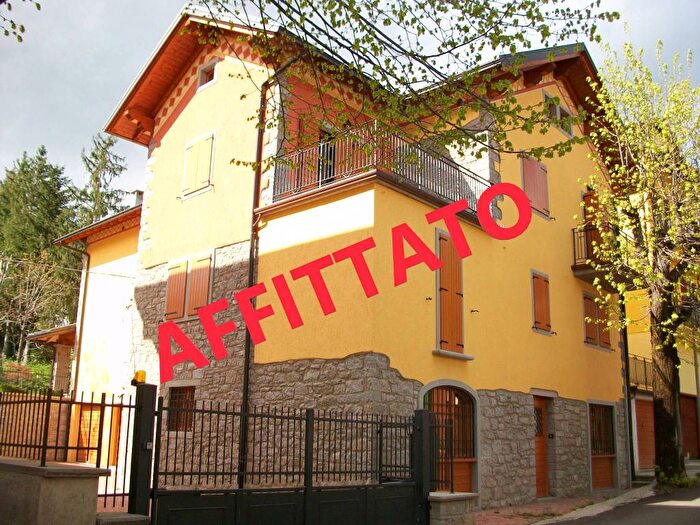Appartamento trilocale in affitto in Viale Principe di Piemonte, Centro, Fanano