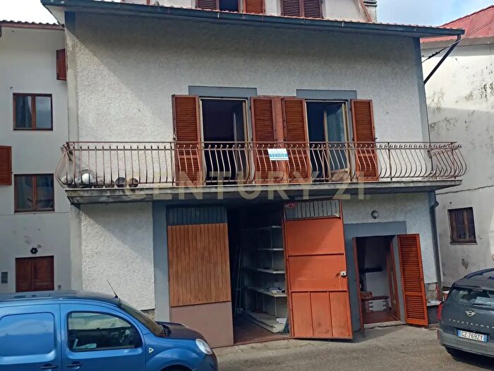 Casa con 12 locali in vendita in Via Arezzo, Castel Del Piano