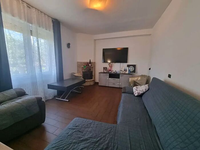 Appartamento trilocale in vendita in Via Gorki, Limbiate