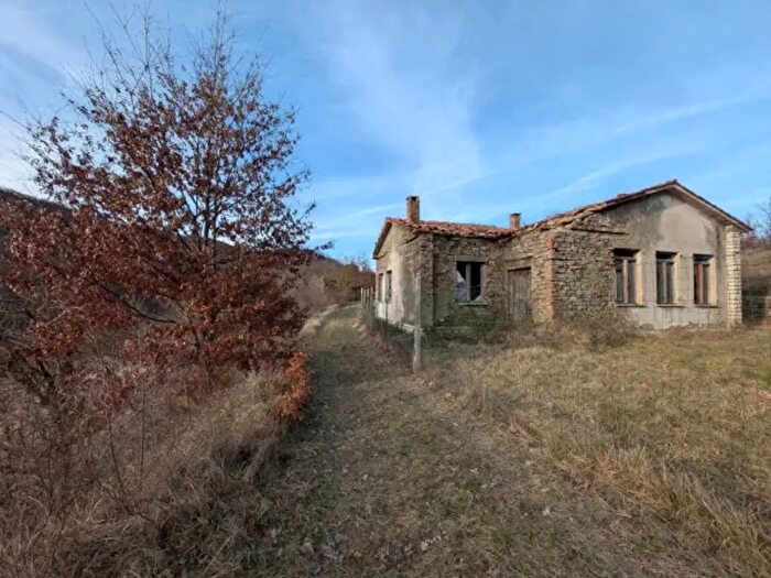 Casa quadrilocale in vendita in Località Santa Maria di Burano, Gubbio