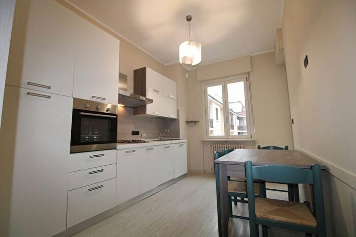 Appartamento trilocale in affitto in Via Principi di Piemonte, Centro, Bra