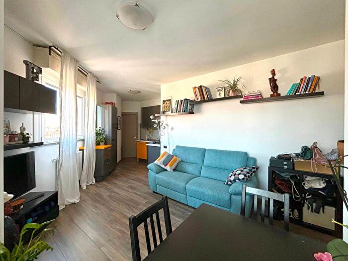 Appartamento bilocale in affitto in Via Valenza, Navigli Darsena, Milano