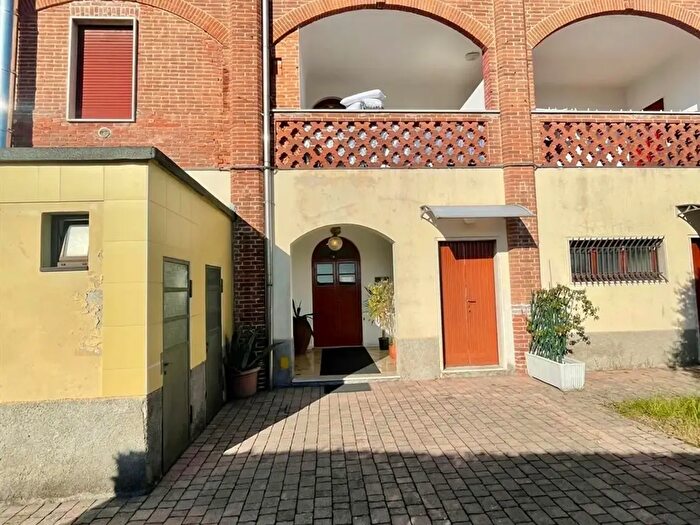 Appartamento bilocale in affitto in Via Mameli, Morazzone