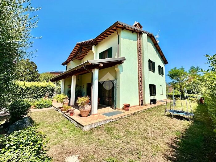 Casa con 5 locali in vendita in Via Serafino Borgiani, Spoleto