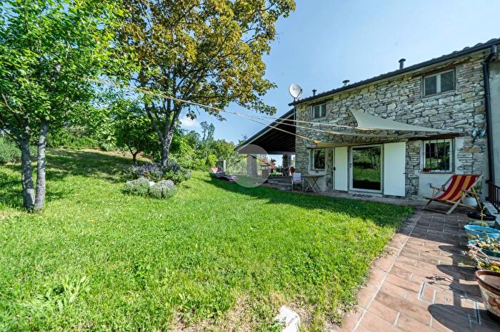 Casa trilocale in vendita in Strada Case Nuove, Lesignano De Bagni