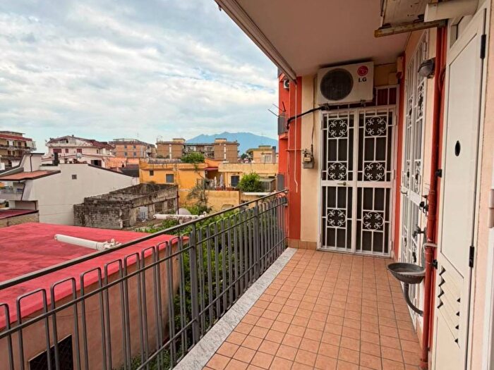 Appartamento trilocale in affitto in Via Mauro Leone, Piazza Primavera Passariello, Pomigliano d'Arco