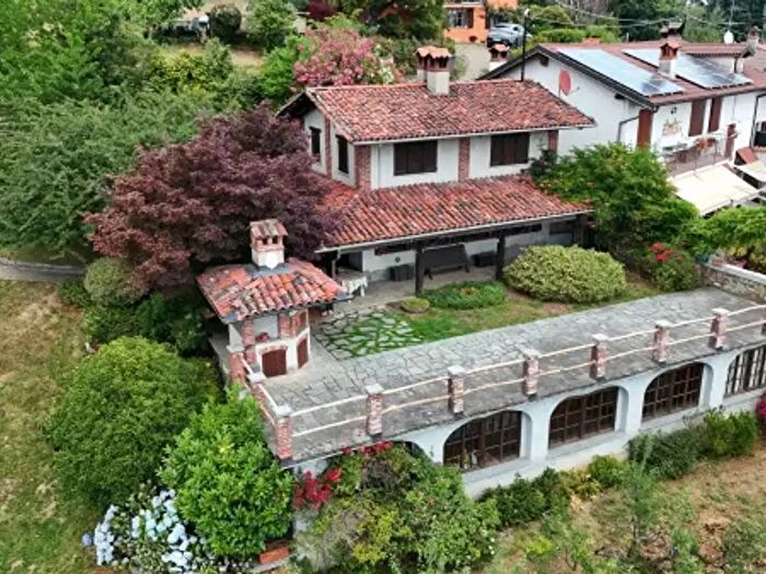 Casa quadrilocale in vendita in Regione Cressano, Netro