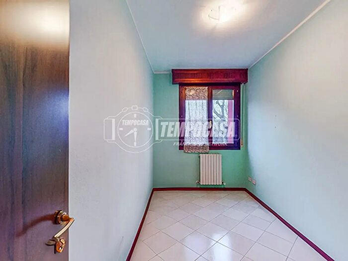 Appartamento trilocale in vendita in Via Centra, Castelfranco Emilia