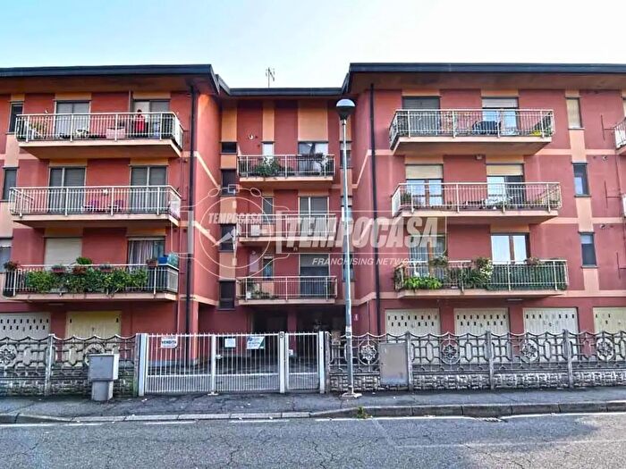 Appartamento trilocale in vendita in Via Leinii B, Brandizzo