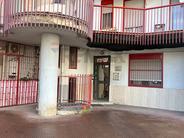 Appartamento trilocale in vendita in Via Amico Valenti, Caltanissetta