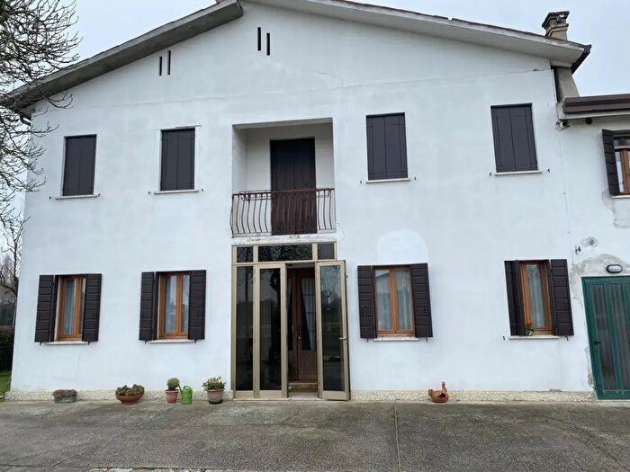 Casa con 5 locali in vendita in Via Romea, Legnaro