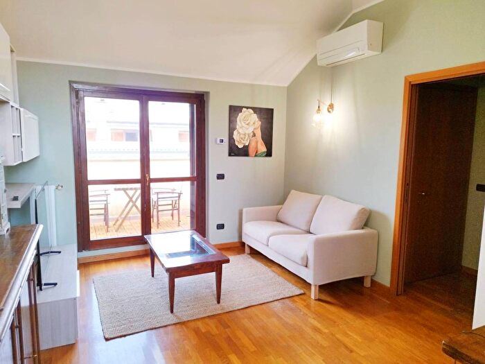 Casa bilocale in affitto in Via Alcide De Gasperi, Agrate Brianza