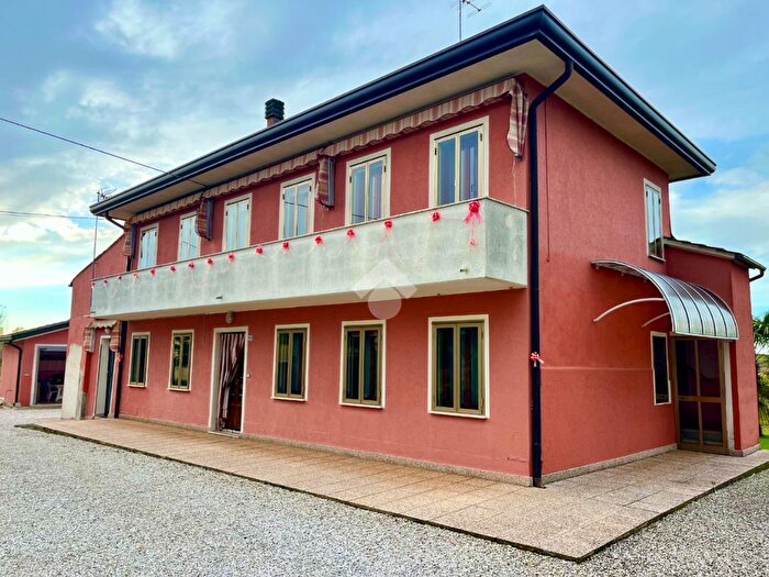 Casa con 7 locali in vendita in Via Cà Matte, Anguillara Veneta