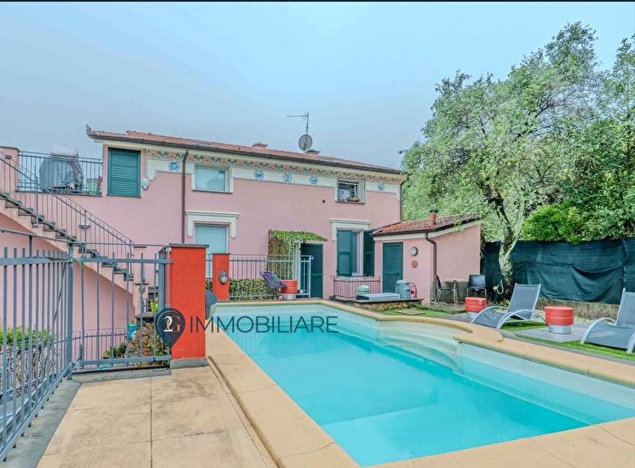 Casa con 7 locali in vendita in Salita del Pianello, La Spezia