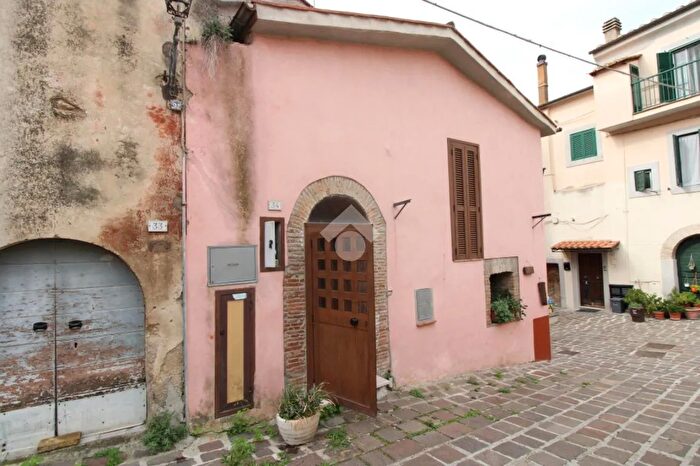 Appartamento bilocale in vendita in Piazza Campo di Fiori, Montopoli Di Sabina