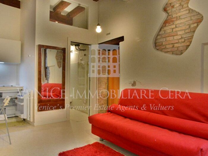 Appartamento monolocale in affitto in Salizada San Giovanni Grisostomo, Santi Giovanni e Paolo Santa Maria Formosa, Venezia