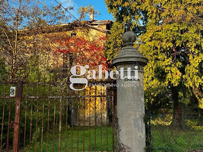Casa in vendita in Via delle Biscie, Bologna