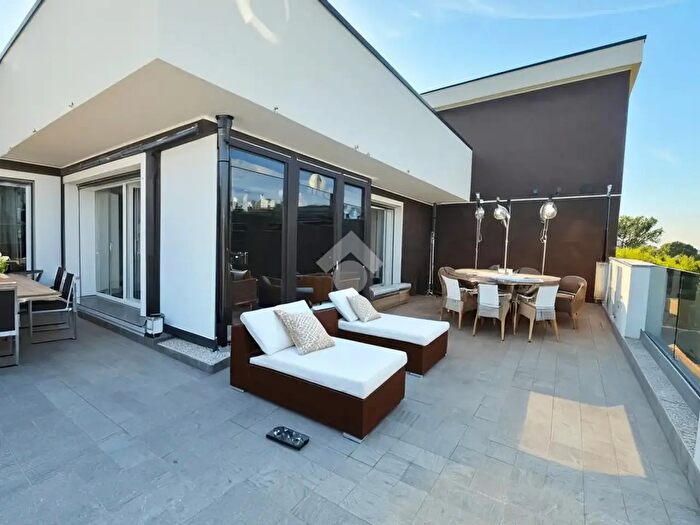 Appartamento quadrilocale in vendita in Via Santa Chiara, Vittuone